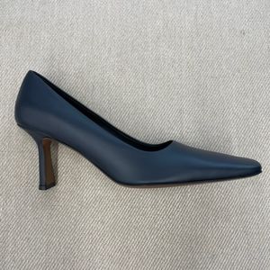 NIB Neous heels